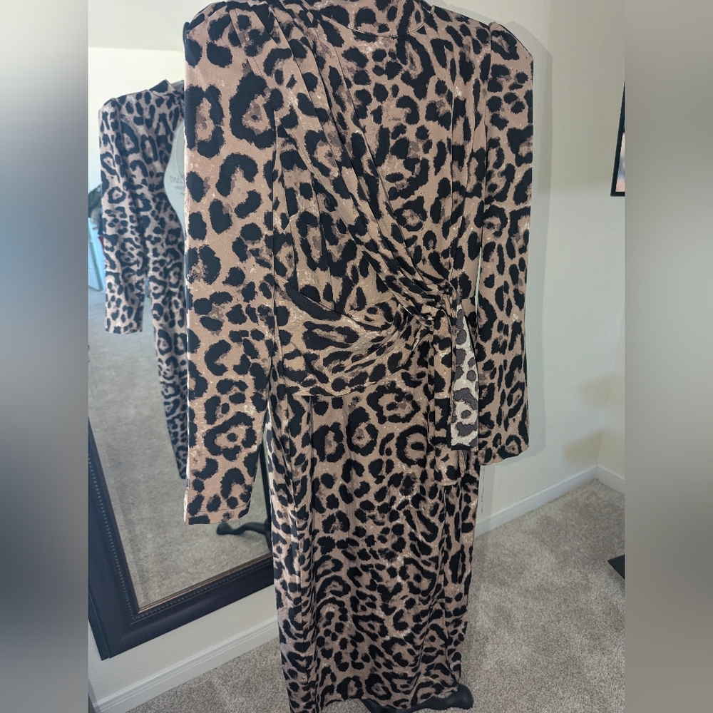 PrettyLittleThing Animal Print Long Sleeve Dress